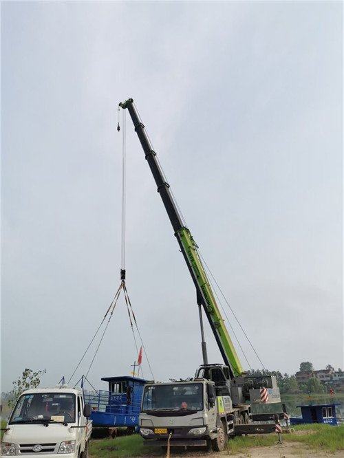 麻城市桥梁建设吊装案例