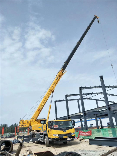 麻城市超高层建筑钢结构吊装案例